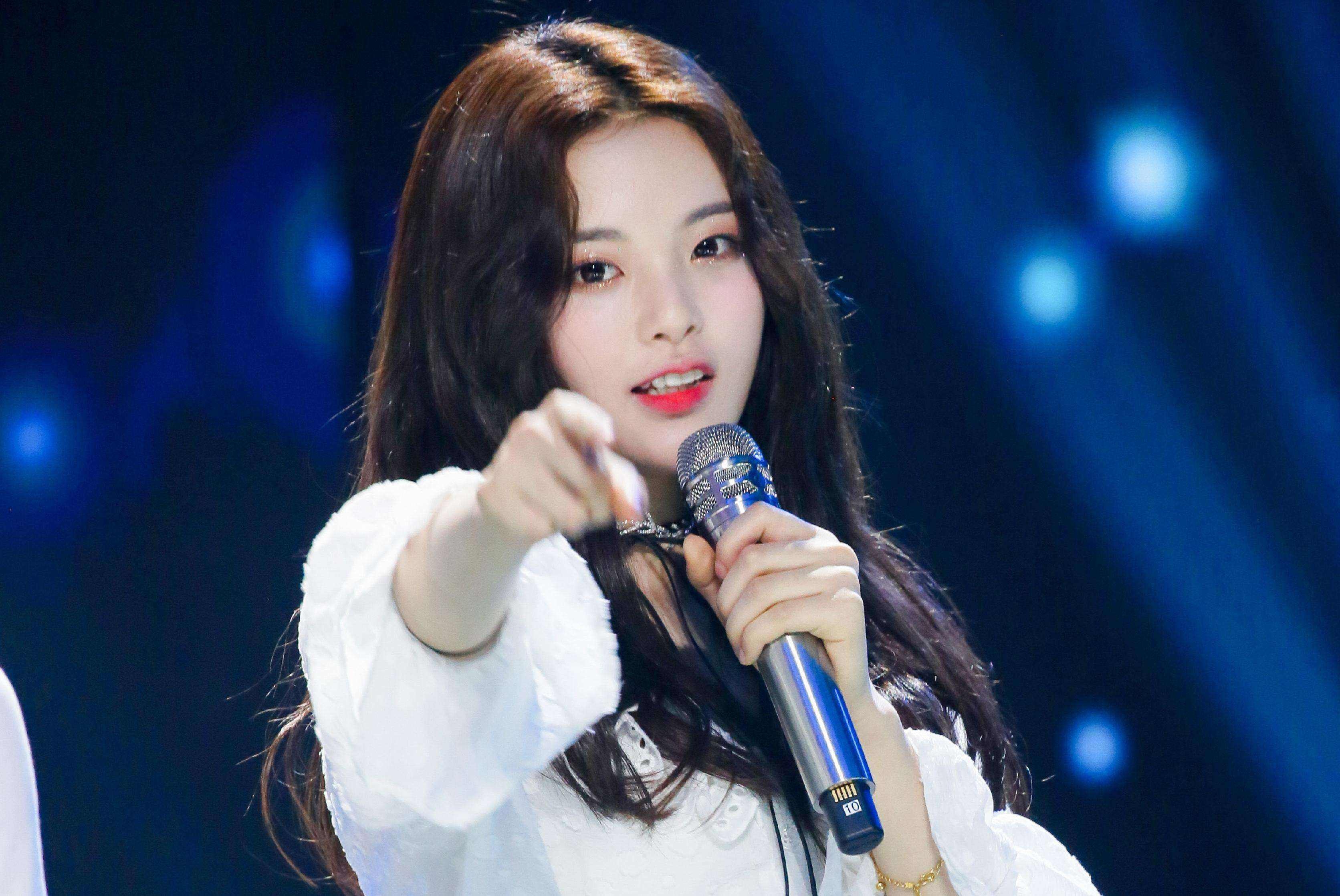 從工廠女工到流量明星，草根女孩楊超越是如何改天換命的？