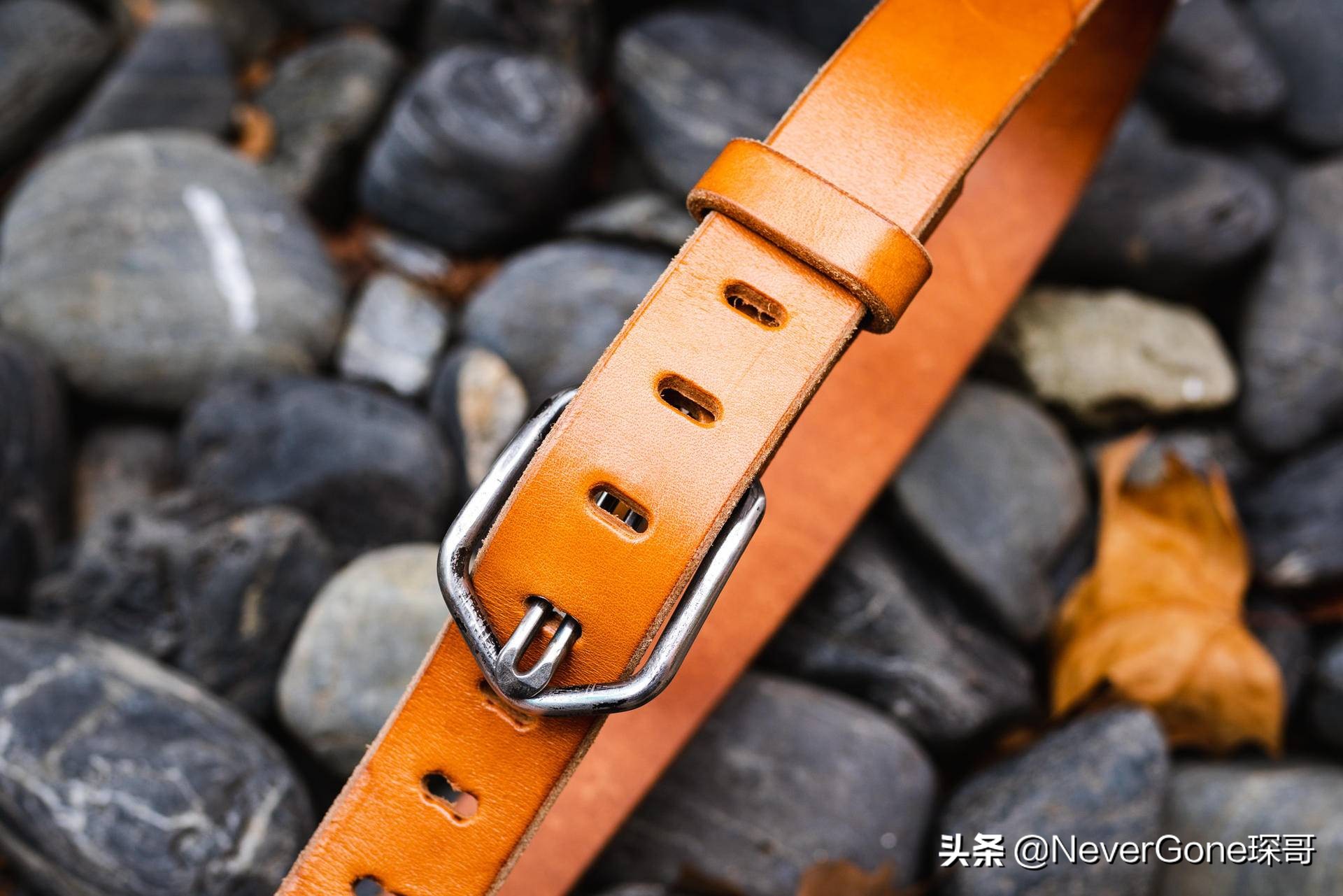 看看皮带扣？Companion Denim赫尔曼橡树植鞣腰带