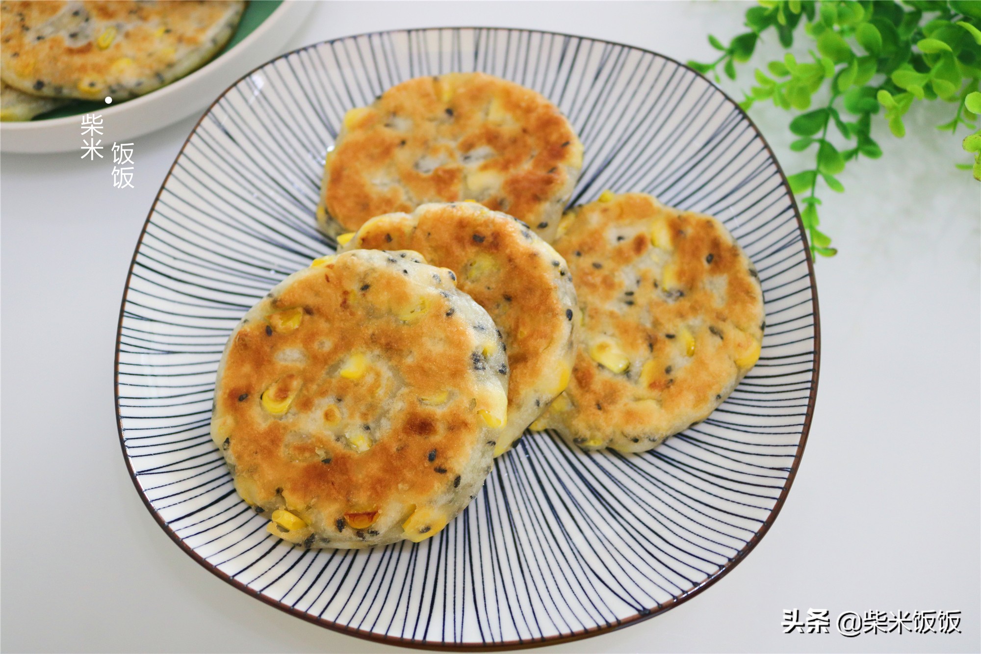 夏季玉米正鮮嫩，搭配這兩種麵粉烙餅，又香又軟，早餐吃很合適