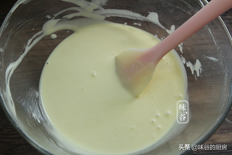 紅薯別再烤著吃了，這樣做成零食，金黃酥脆又好吃，真後悔做少了