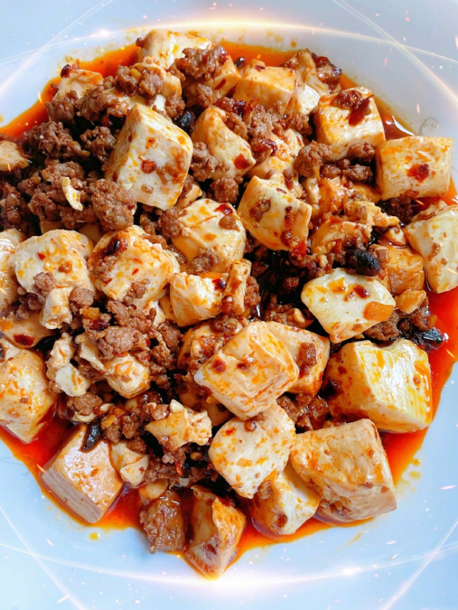 謝娜40歲生日張傑玩配音表白，結婚10年重現求婚場景甜蜜依舊