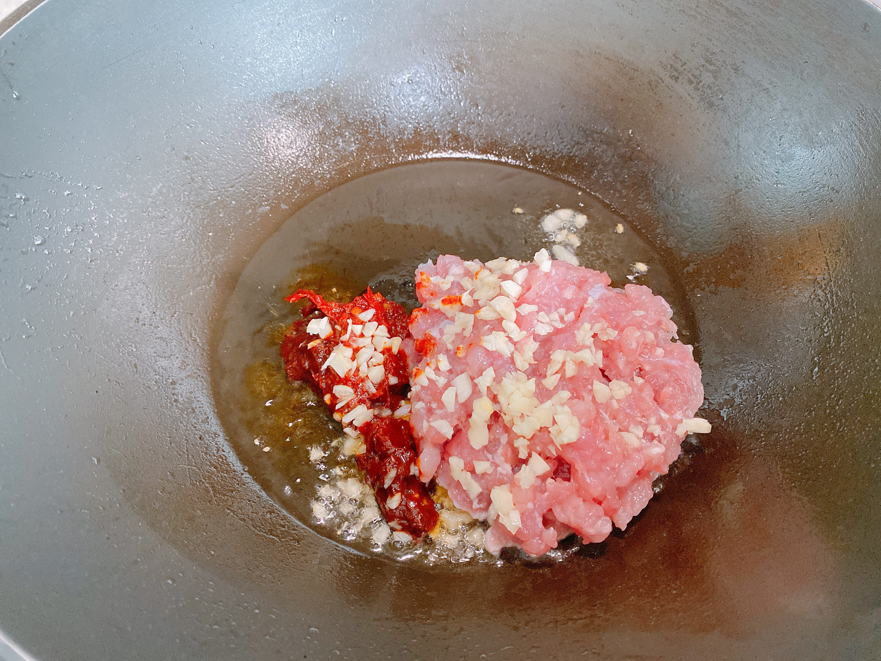 这是我做过最好吃的米粉，10分钟搞定，酸辣开胃，味道不输小吃街