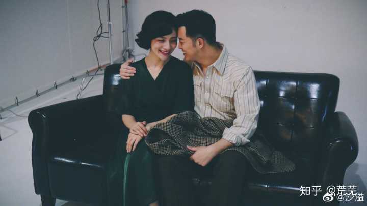 安吉彈鋼琴為媽媽慶生，胡可欣慰感動，小魚兒貼心為哥哥錄像