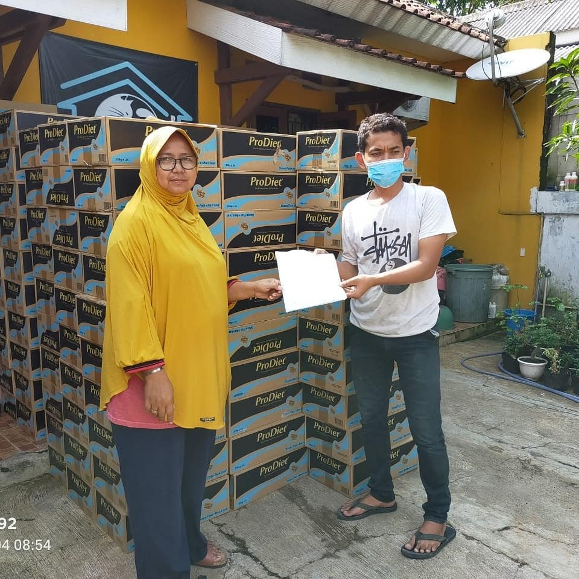 救助400只猫咪，却被恶行逼迫搬家3次，她指出流