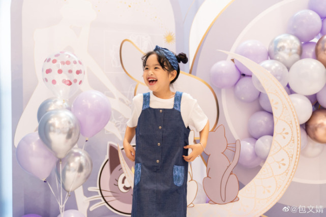 包文婧視頻包貝爾為女兒慶生，6歲餃子變化大，愈發漂亮太像媽媽