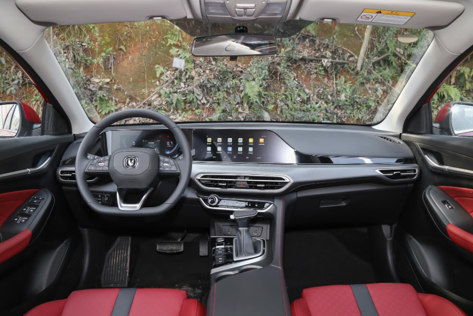 长安逸动plus评测，底盘，动力，空间不输同级合资车