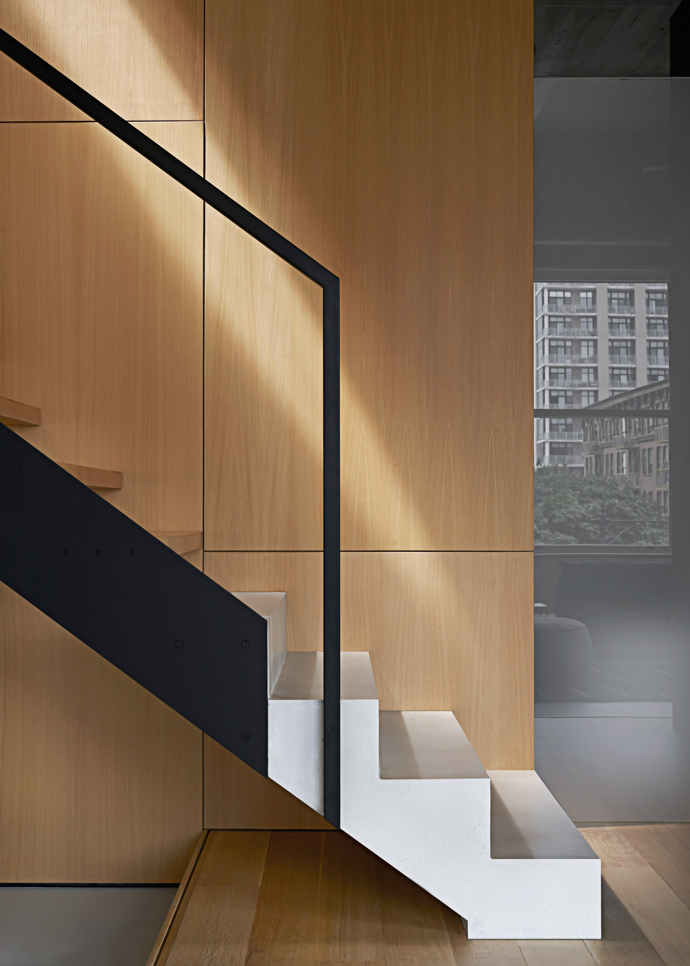209m²工业风公寓，双层LOFT体量交错好似垂直园林
