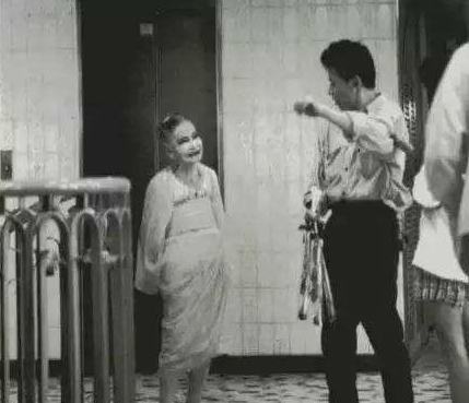 她是日本受人尊重的站街女，苦等60年，只为等一