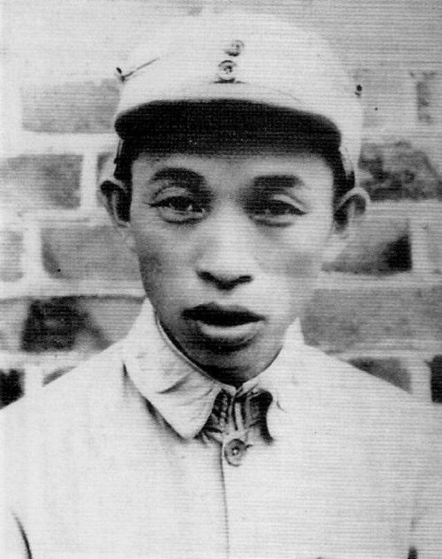 张灵甫到底是自杀还是被打死，王必成告诉你不一样的答案