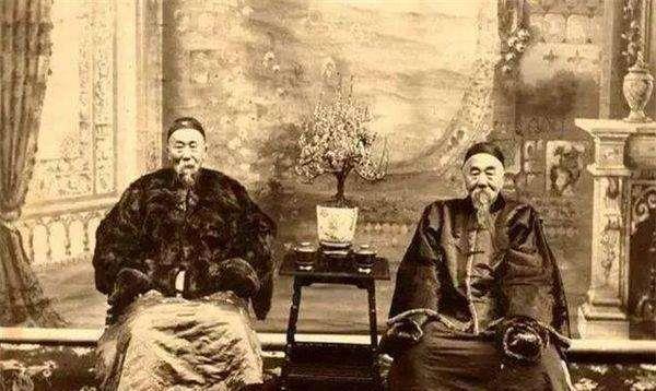 哥哥太穷妹妹太丑，两人干脆说：一起结婚吧，