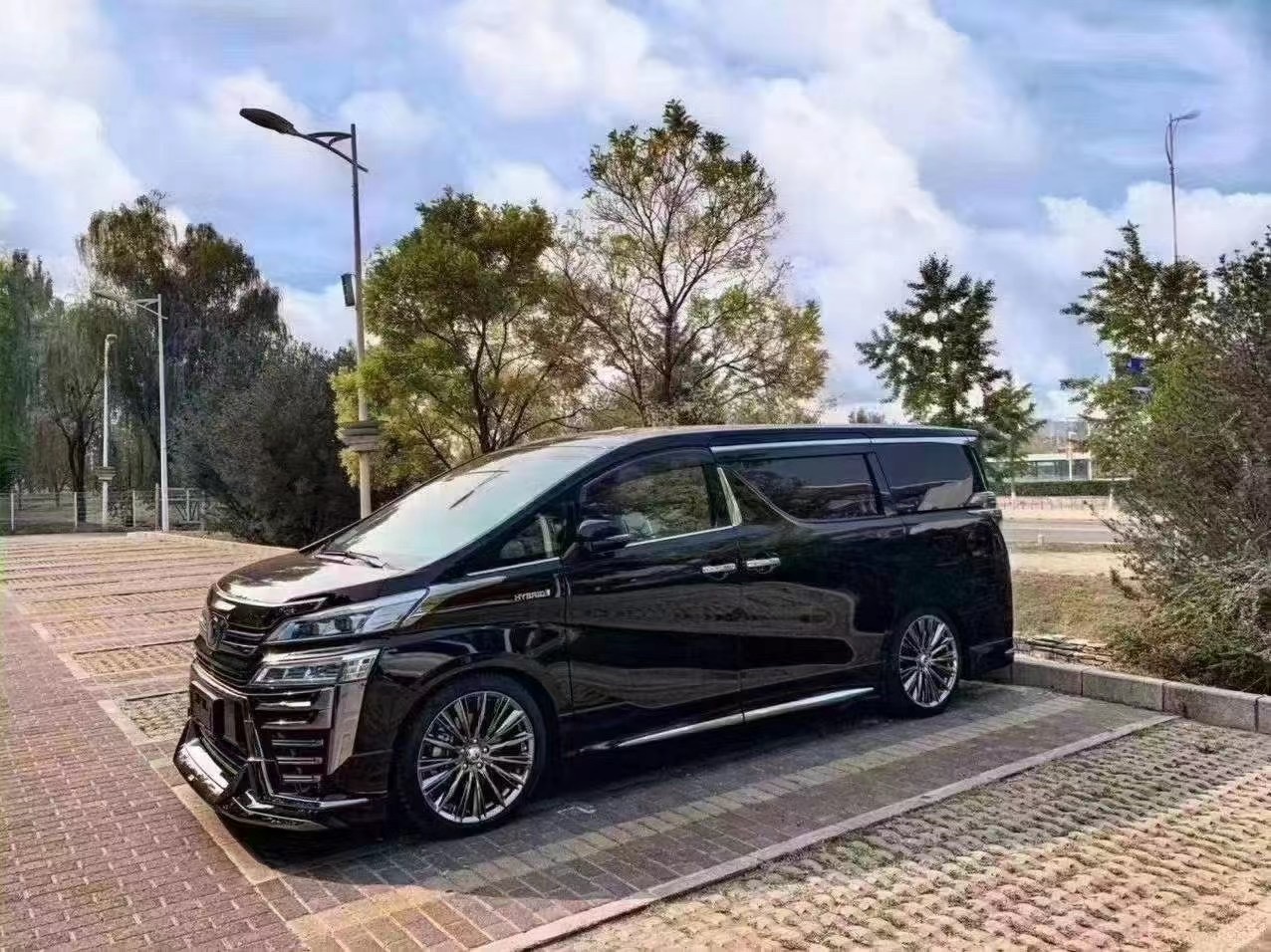 石家庄丰田威尔法改装进口包围