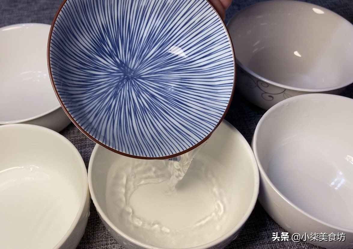 荷包蛋不要直接用水煮，大厨教你一招，一次做6个，天天吃都不够