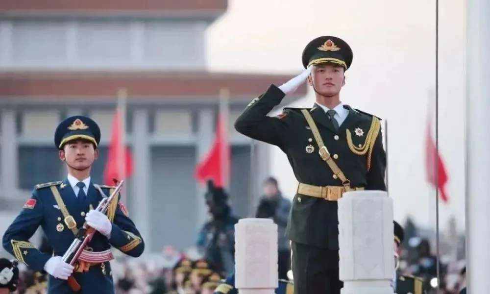 八一建军节，向可敬可爱的中国军人致敬