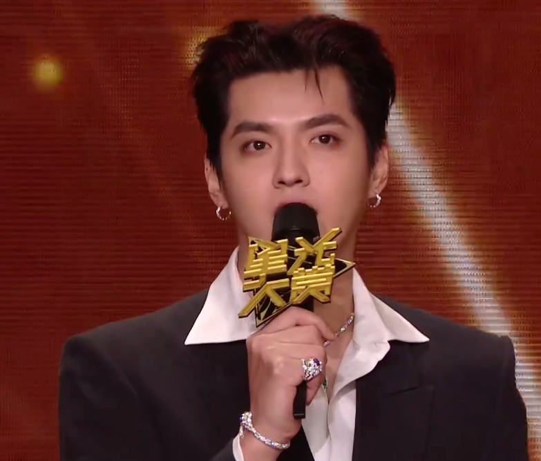 有人暗暗发糖，有人尴尬互动，星光大赏内场真