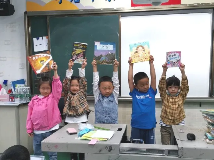 成都市双流区棠湖小学书香班级丨书香飘荡添智慧 墨香永存润心灵