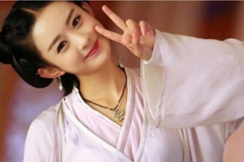 本是赵丽颖的替身，趁颖宝怀孕疯狂接戏，三年演了九个女一号