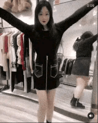 搞笑美女，空姐这个位置好图片