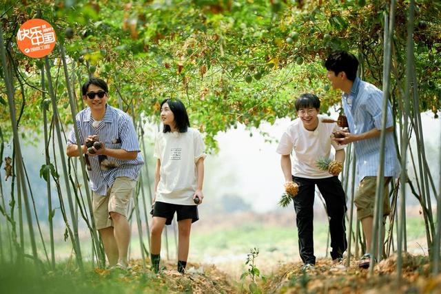 刚开播收视率就夺冠，秒杀《王牌对王牌》，《向往的生活》凭什么