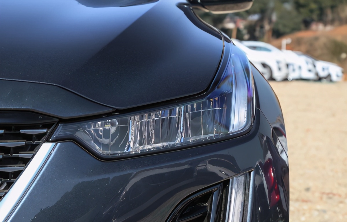 哪款中型车加速快，2021款凯迪拉克CT5，7.3秒破百