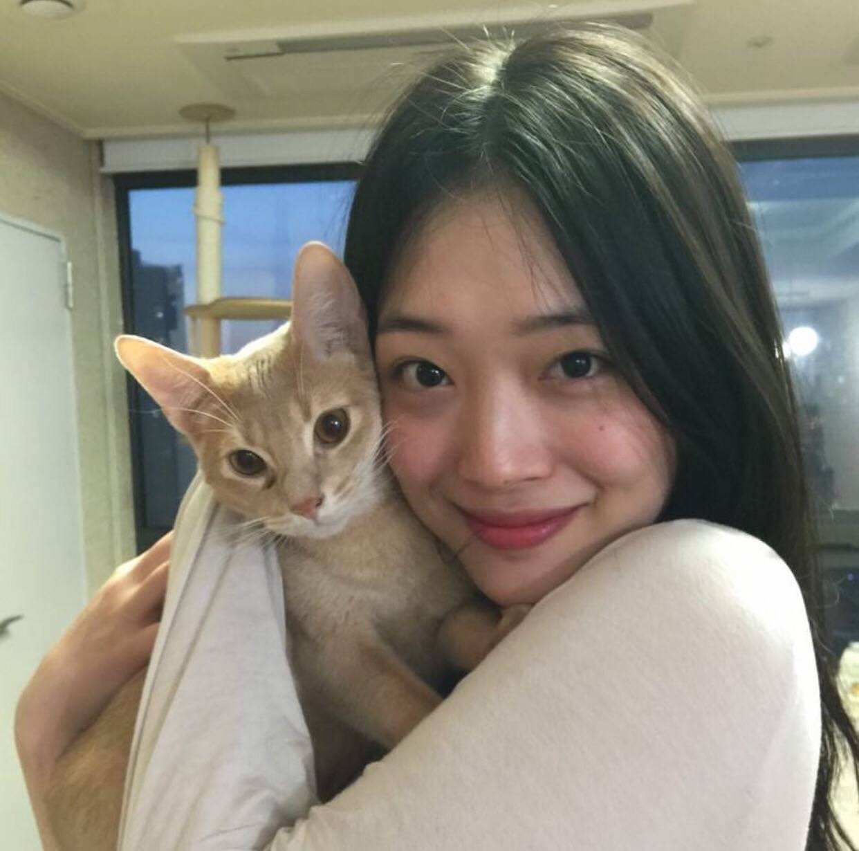 崔雪莉纪录片《雪莉哪里让你觉得不舒服？》播出