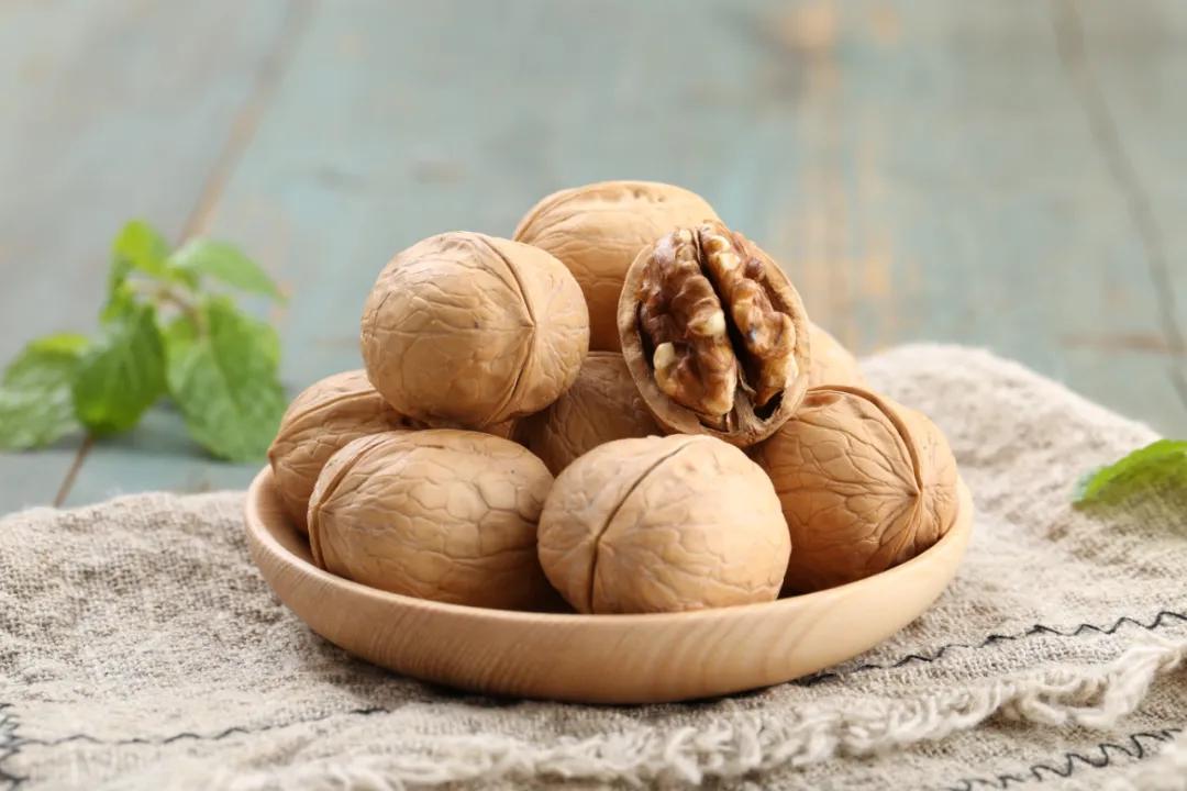 粥裡放這幾種食材，通便、暖胃、補氣血�老年人最需要