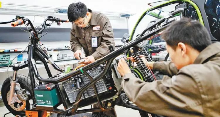 火爆的摩博會背后，重慶摩托車產業如何重振雄風？