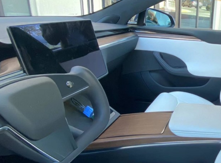 全新特斯拉Model S实车内饰曝光，这次改款真的有