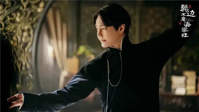 刚开播就击败了热播剧《安家》，黄晓明新剧登顶热度榜第一