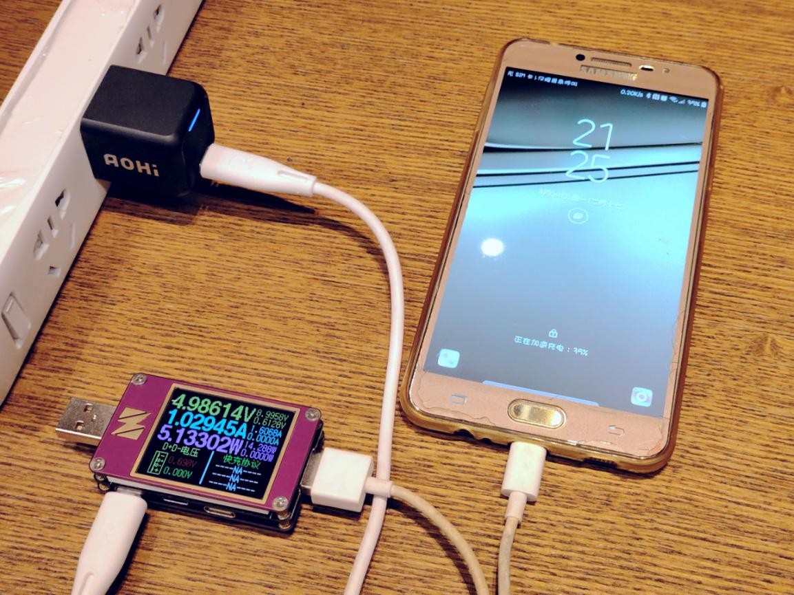 拇指般大小体积，AOHI Magcube 30W充电器上手体验