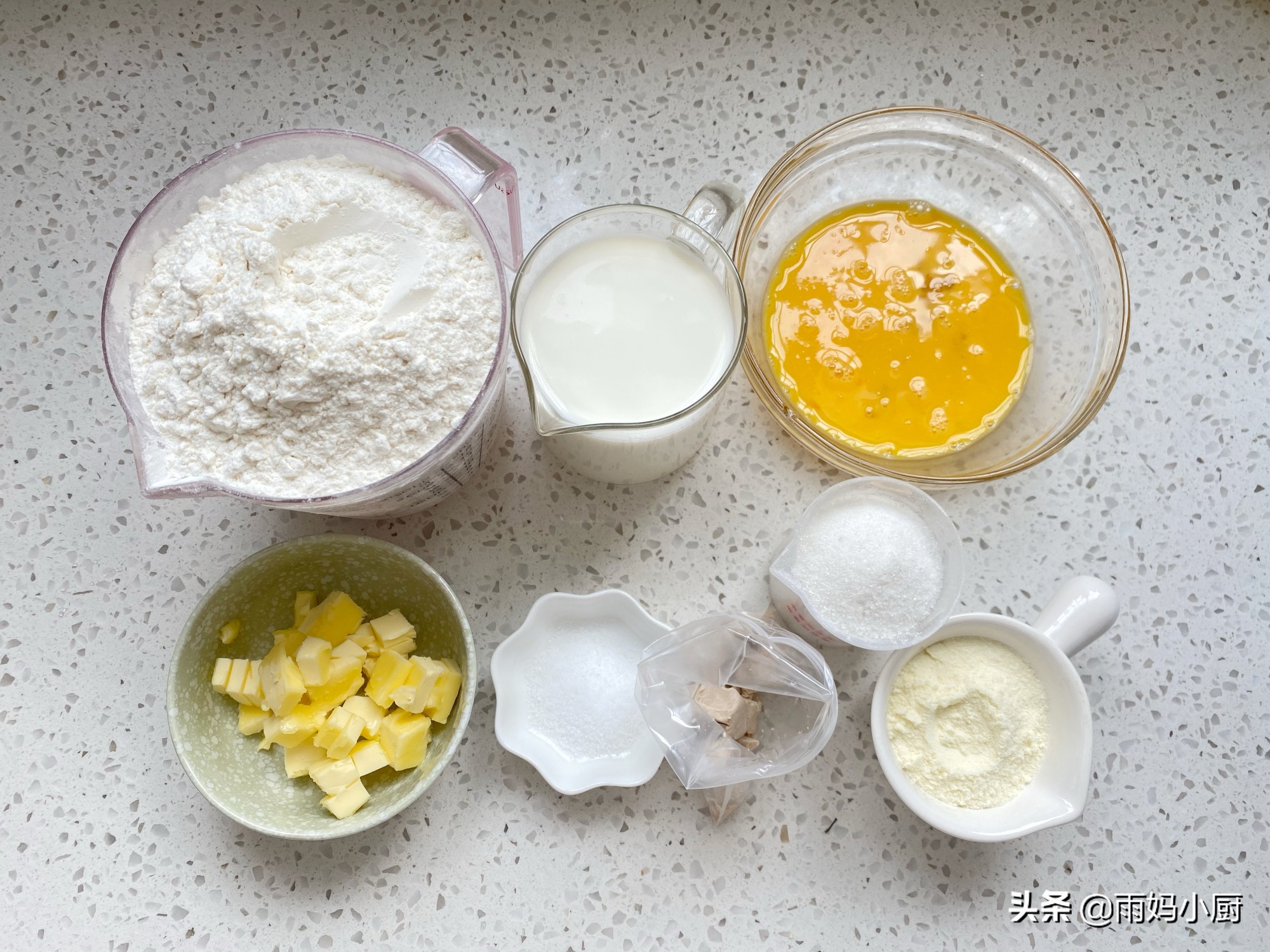 暑假，给孩子做早餐就用它，吃法多样又方便，组织拉丝又细腻