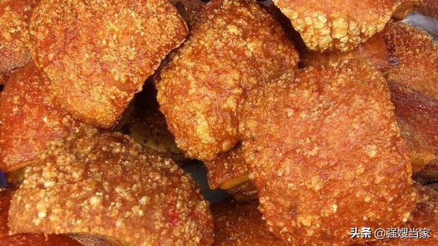 過年炸扣肉，謹記“2不放6竅門”，扣肉金黃不腥，起泡出虎皮！