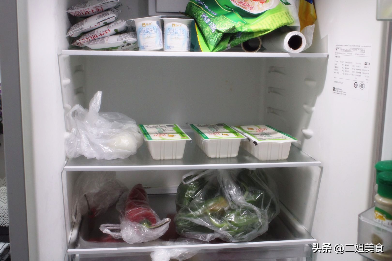 保存食物的冰箱裡放一張紙，太聰明了，用途花錢買不到，真實用