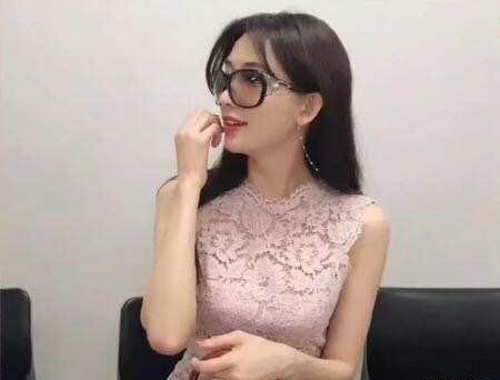 网友看到林志玲的膝盖出卖了你