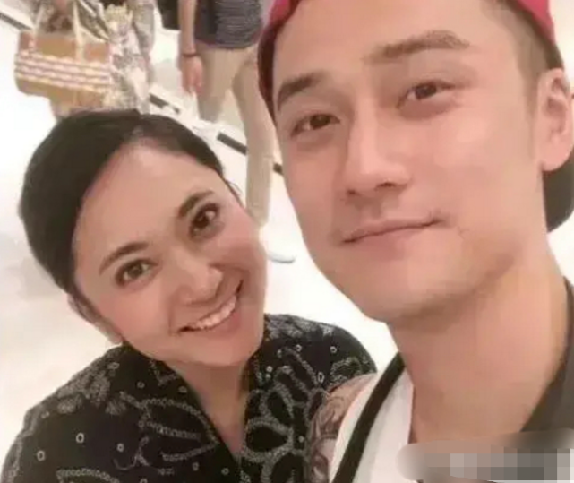 刘洲成拳击被药水哥击败 首次回应粉丝调侃 拳宝们开心就好 娱乐 蛋蛋赞