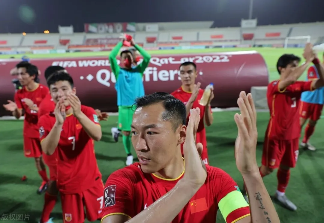 冲击世界杯，中超史上第一次跨年联赛来了？