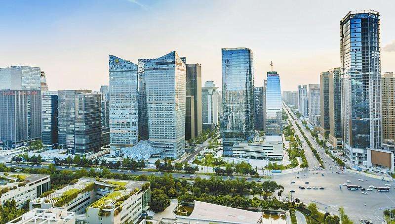 中国城市人均收入十强，杭州位居第6，成都出局