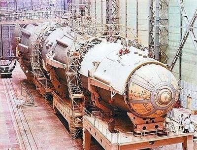 前苏联用42台发动机的5级运载火箭，竞争美国“阿波罗”登月