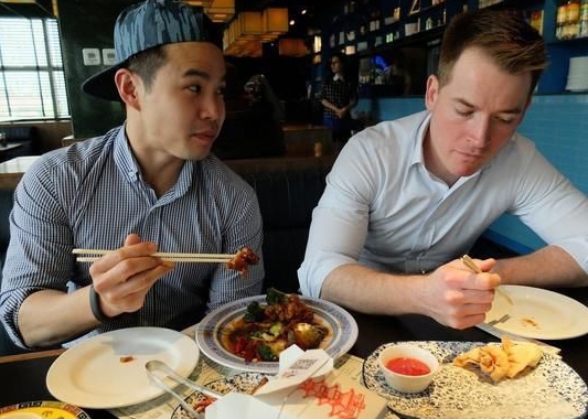 American insanity spits groove: Chinese of half an year learned in vain! Chinese cate invites my be left without an argument