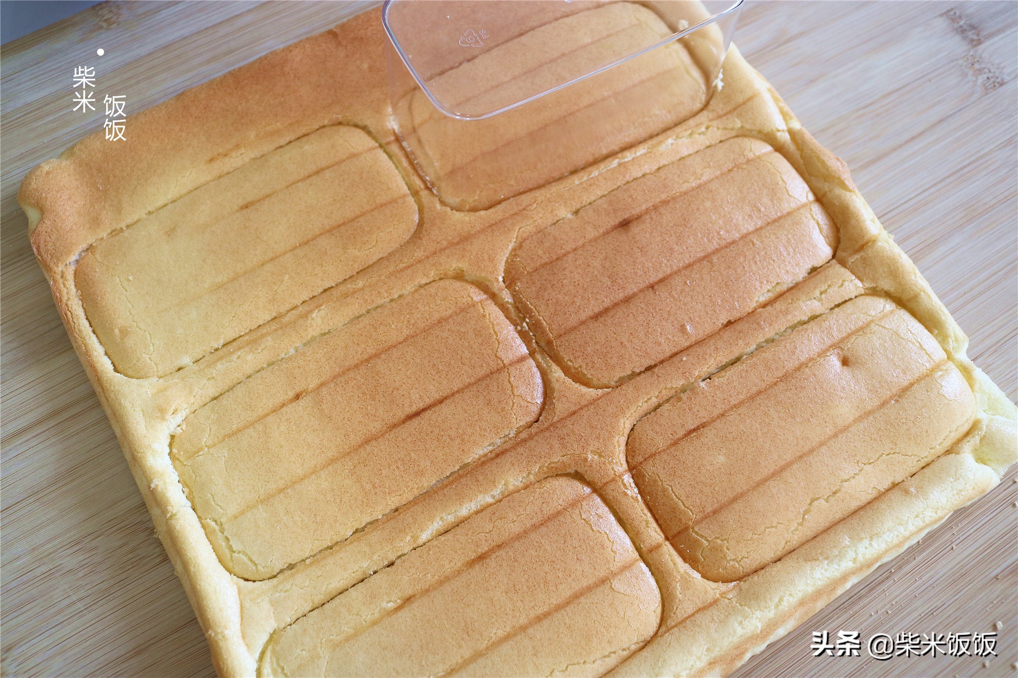 4個雞蛋，一瓶奶油，教你做孩子喜歡的盒子蛋糕，好看又好吃