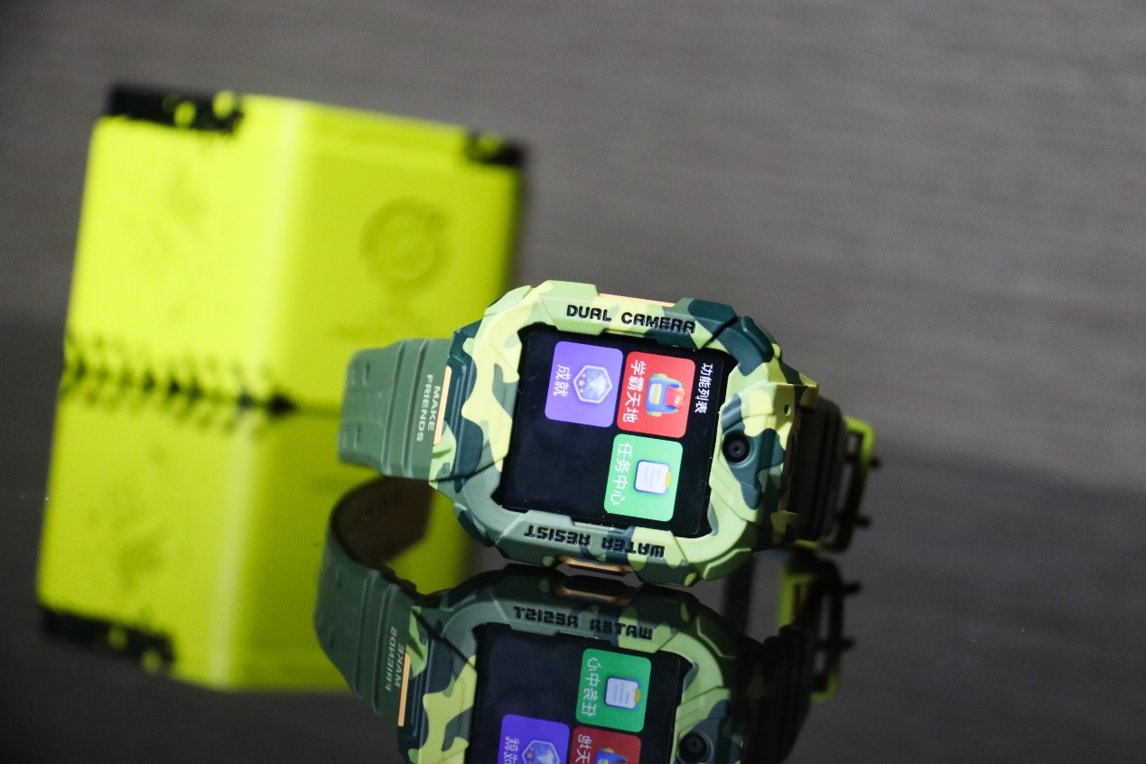 儿童电话手表两大巅峰力作比拼？王者之师，火力全开