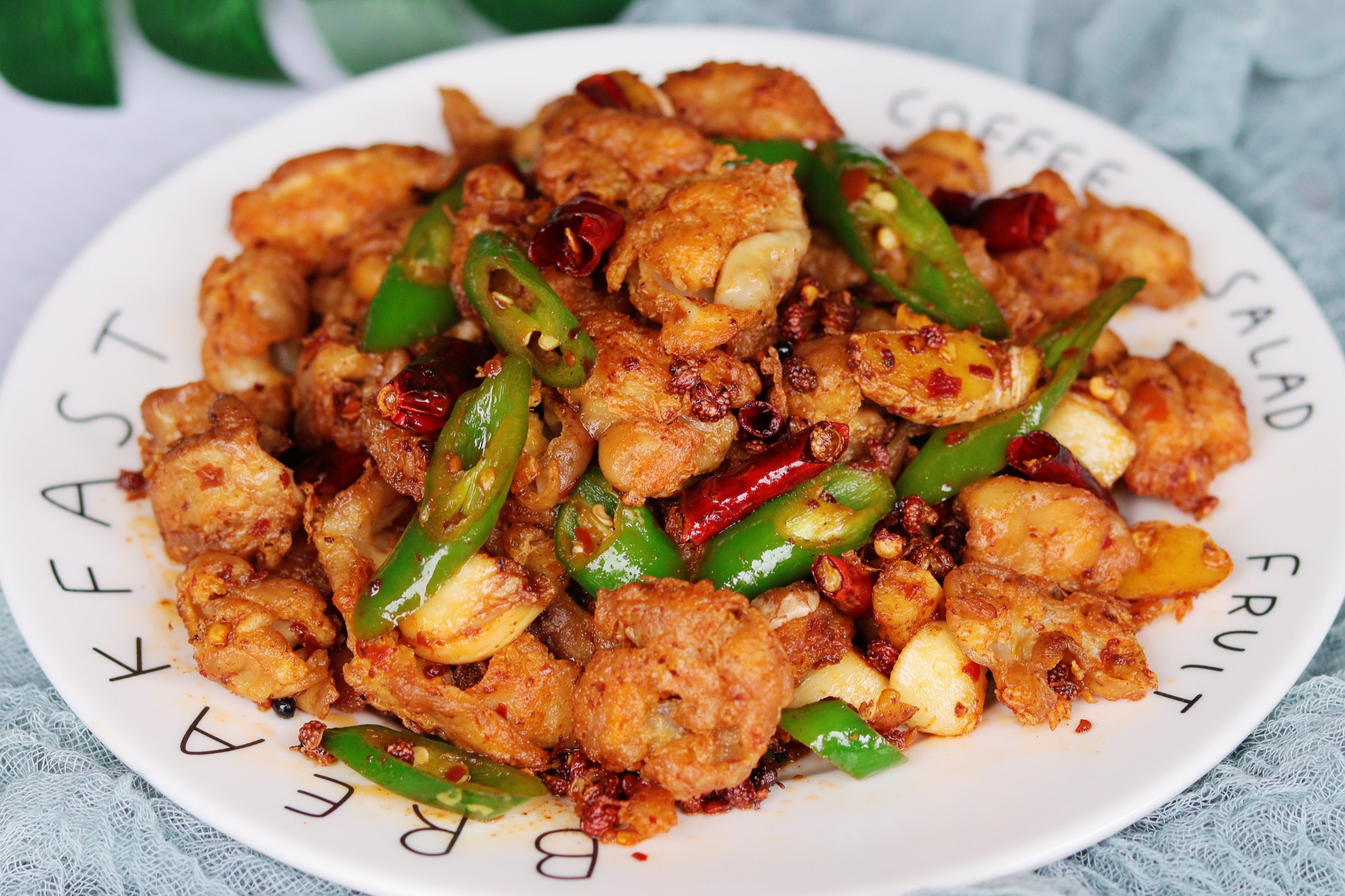 肥腸的家常菜做法，外酥裡糯，下酒又下飯，一周吃5次都不嫌膩