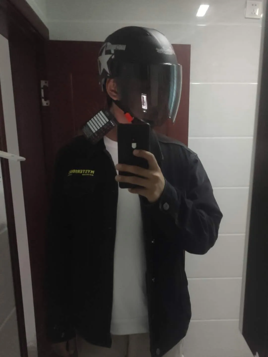 头盔一夜之间价格暴涨，交警部门回应了