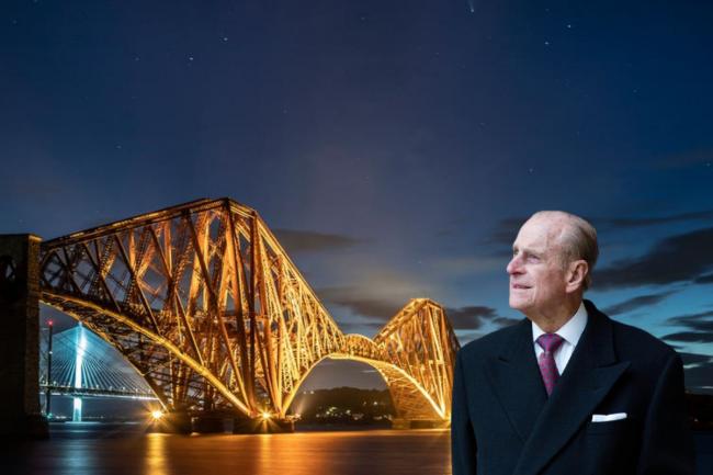 哈里梅根或回英国参加爷爷葬礼，民众：骂完王