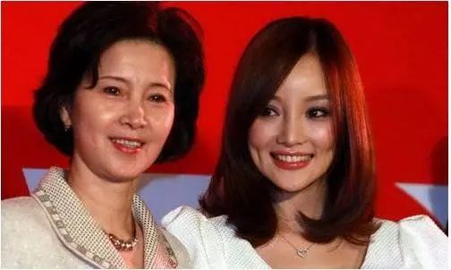 曾是银幕女神，经商后身价上亿：李小璐不争气，但她妈妈是真牛