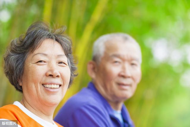 2021年，企退人养老金每月涨多少钱？怎么计算？两个实例为你讲解