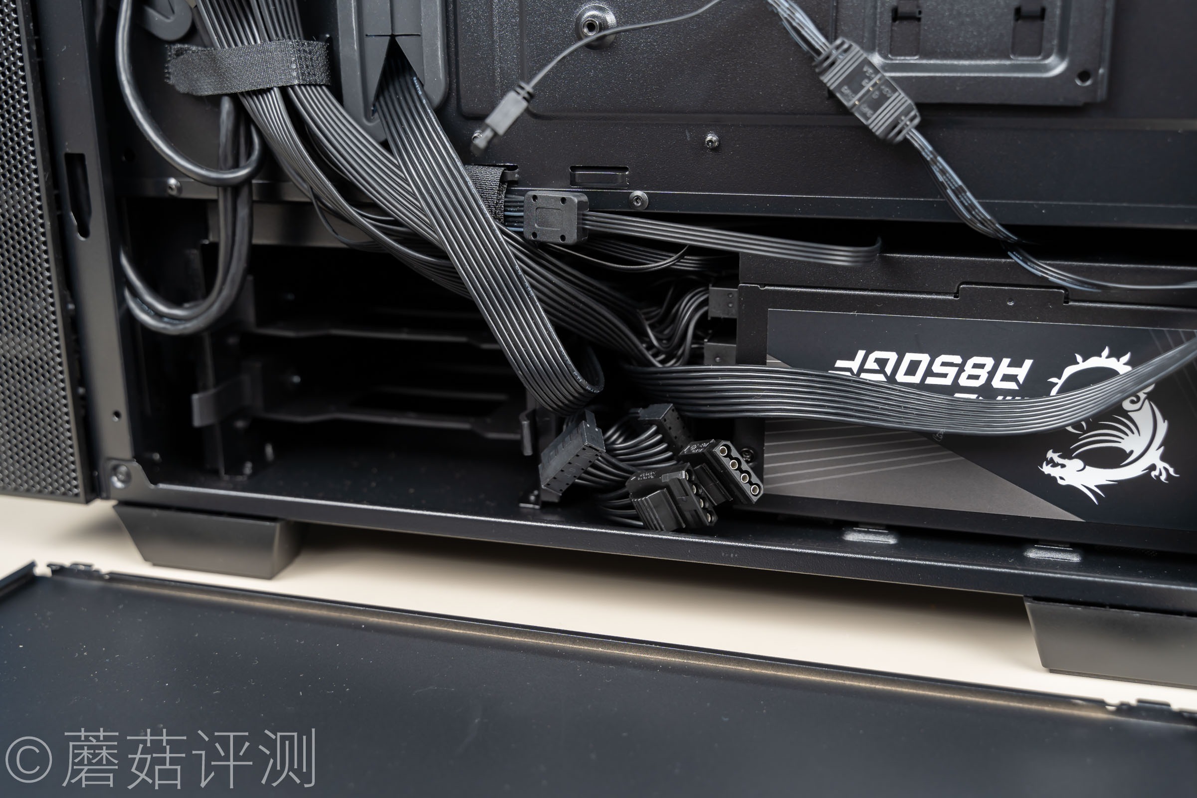 原来整机还可以这样装！微星MAG幻彩佩龙斧I9 10900K主机 拆解评测