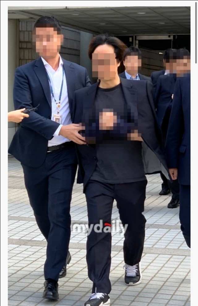 同样是韩国综艺出圈的pd，他俩的地位为何一个天上一个地下？