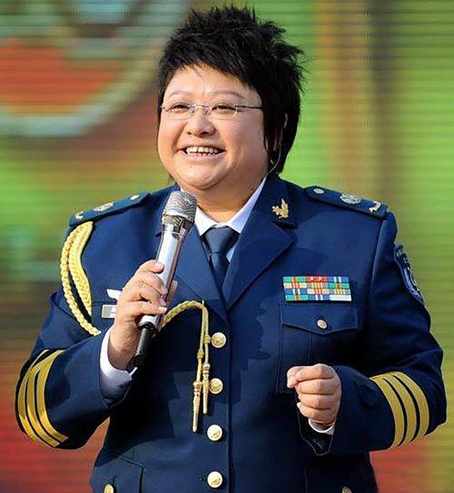 蓝天救援队警告的是谁？韩红回应作秀质疑，鸿星尔克诈捐被澄清