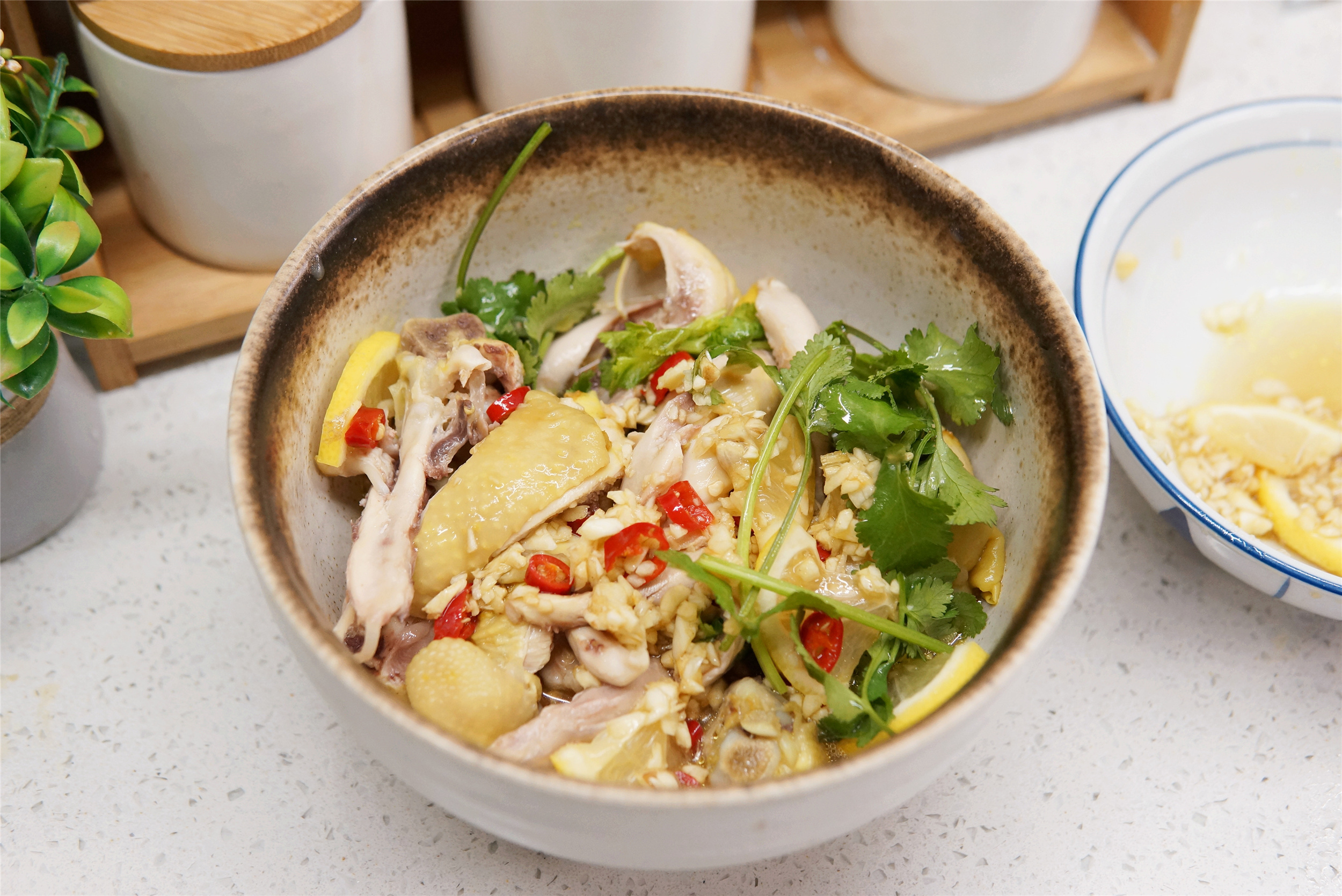 清明過後，雞肉和檸檬堪稱絕配，蛋白質高容易吸收，春天要常吃