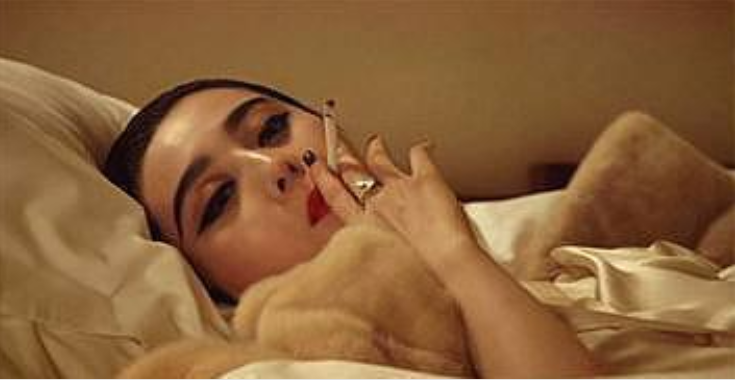 范冰冰抽烟被曝光，眼神魅惑手法娴熟太迷人，网友：一看就是老手